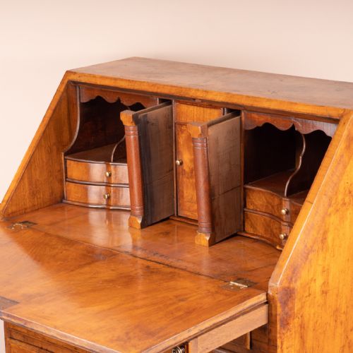 COMPACT WALNUT BUREAU - ADDITIONAL PHOTO 14