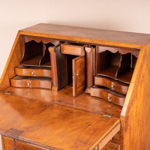 COMPACT WALNUT BUREAU - ADDITIONAL PHOTO 15