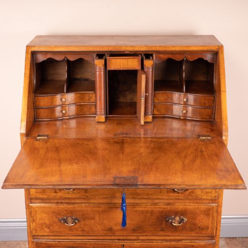 COMPACT WALNUT BUREAU - ADDITIONAL PHOTO 16