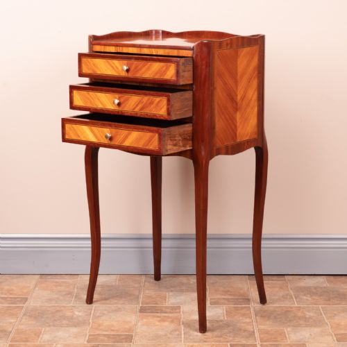 GOOD QUALITY PAIR OF FRENCH INLAID BEDSIDE CHESTS OF DRAWERS - ADDITIONAL PHOTO 15