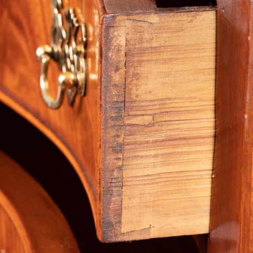 SERPENTINE FRONTED TALL MAHOGANY CHEST OF DRAWERS - ADDITIONAL PHOTO 11