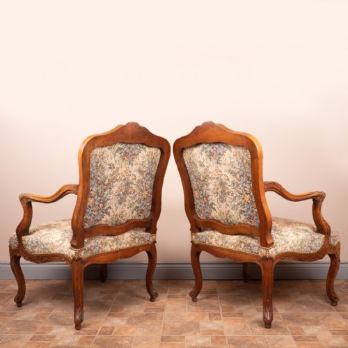 19THC PAIR OF FRENCH WALNUT FAUTEUILSARMCHAIRS - ADDITIONAL PHOTO 5
