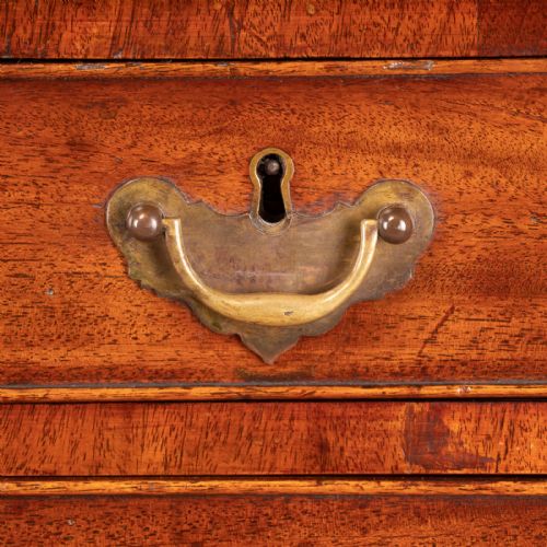 SMALL 19THC MAHOGANY CHEST OF DRAWERS - ADDITIONAL PHOTO 7