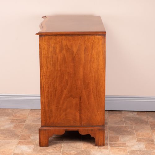 SMALL SERPENTINE FRONTED WALNUT CHEST OF DRAWERS - ADDITIONAL PHOTO 3