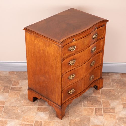 SMALL SERPENTINE FRONTED WALNUT CHEST OF DRAWERS - ADDITIONAL PHOTO 7