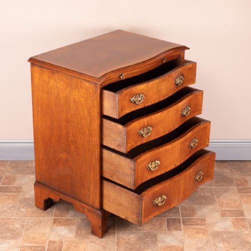 SMALL SERPENTINE FRONTED WALNUT CHEST OF DRAWERS - ADDITIONAL PHOTO 9