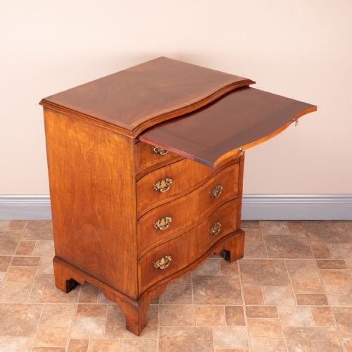 SMALL SERPENTINE FRONTED WALNUT CHEST OF DRAWERS - ADDITIONAL PHOTO 10
