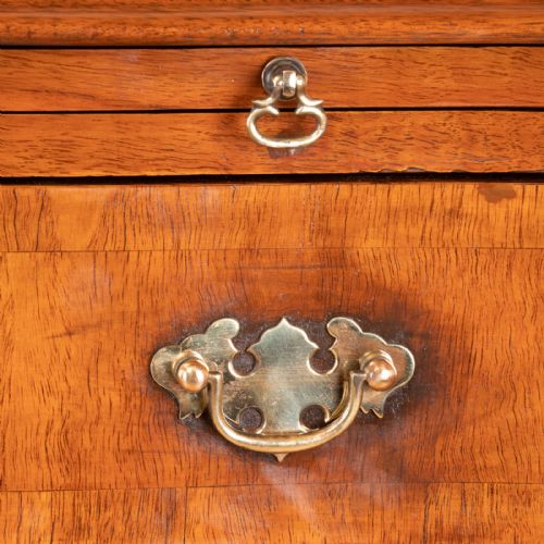 SMALL SERPENTINE FRONTED WALNUT CHEST OF DRAWERS - ADDITIONAL PHOTO 15
