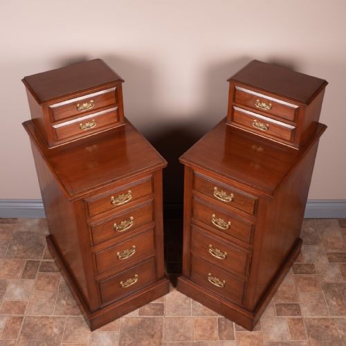 GOOD QUALITY PAIR OF EDWARDIAN WALNUT BEDSIDE CHESTS - ADDITIONAL PHOTO 4