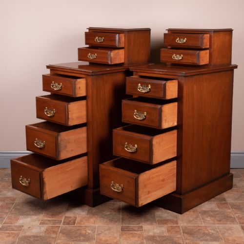 GOOD QUALITY PAIR OF EDWARDIAN WALNUT BEDSIDE CHESTS - ADDITIONAL PHOTO 5