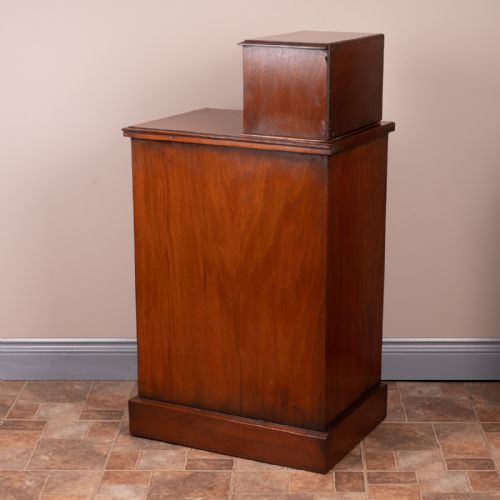 GOOD QUALITY PAIR OF EDWARDIAN WALNUT BEDSIDE CHESTS - ADDITIONAL PHOTO 11