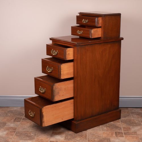 GOOD QUALITY PAIR OF EDWARDIAN WALNUT BEDSIDE CHESTS - ADDITIONAL PHOTO 14