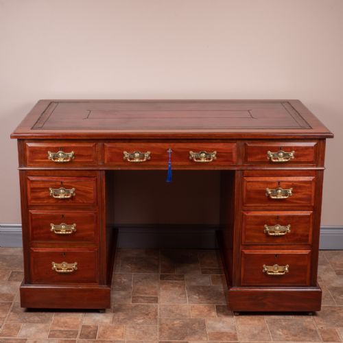good quality edwardian mahogany pedestal desk - CATEGORY: ANTIQUE DESKS - DATED EDWARDIAN
