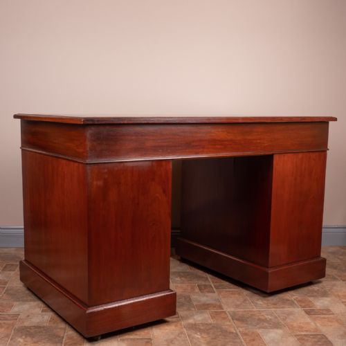 GOOD QUALITY EDWARDIAN MAHOGANY PEDESTAL DESK - ADDITIONAL PHOTO 8