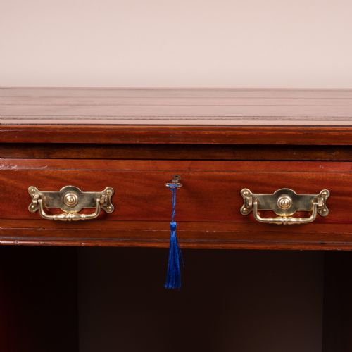 GOOD QUALITY EDWARDIAN MAHOGANY PEDESTAL DESK - ADDITIONAL PHOTO 9
