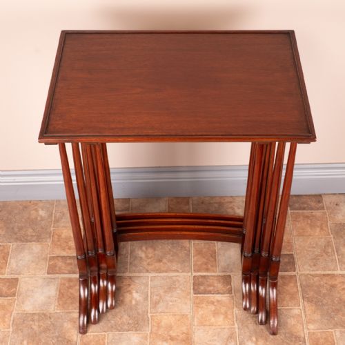 GOOD QUALITY MAHOGANY QUARTETTO NEST OF TABLES - ADDITIONAL PHOTO 4