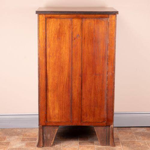 NARROW MAHOGANY FOUR DRAWER CHEST OF DRAWERS - ADDITIONAL PHOTO 7