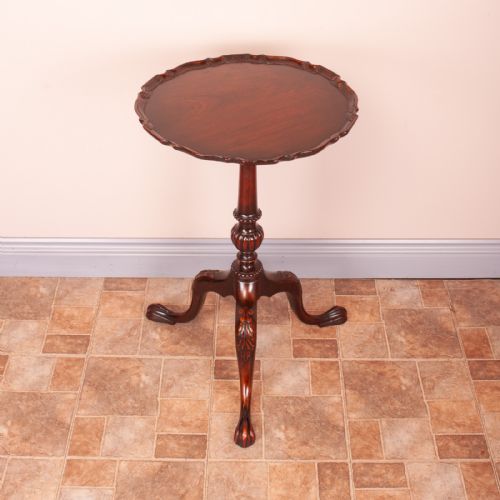 good quality carved mahogany wine table - CATEGORY: ANTIQUE TABLES - DATED 1910