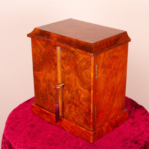 GOOD QUALITY WALNUT TABLE TOP COLLECTOR'S CABINET - ADDITIONAL PHOTO 2