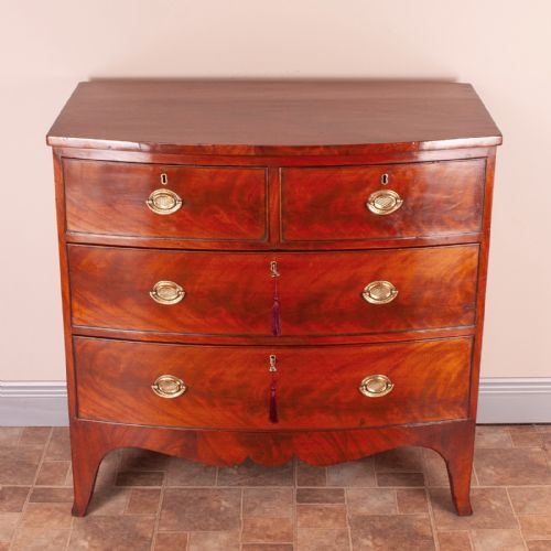 19thc mahogany bow fronted chest of drawers - CATEGORY: ANTIQUE CHEST OF DRAWERS - DATED 19TH CENTURY