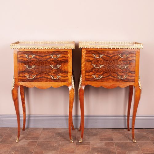 GOOD QUALITY CONTINENTAL PAIR OF BEDSIDES - ADDITIONAL PHOTO 3