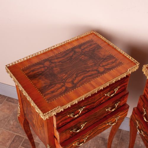 GOOD QUALITY CONTINENTAL PAIR OF BEDSIDES - ADDITIONAL PHOTO 4
