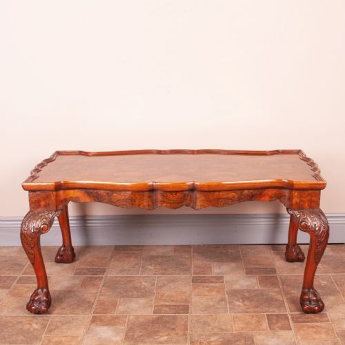 FINE QUALITY WALNUT COFFEE TABLE - ADDITIONAL PHOTO 11