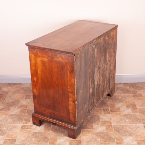 EARLY GEORGIAN WALNUT CHEST OF DRAWERS - ADDITIONAL PHOTO 15