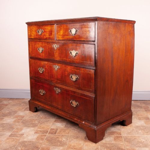 EARLY GEORGIAN WALNUT CHEST OF DRAWERS - ADDITIONAL PHOTO 4