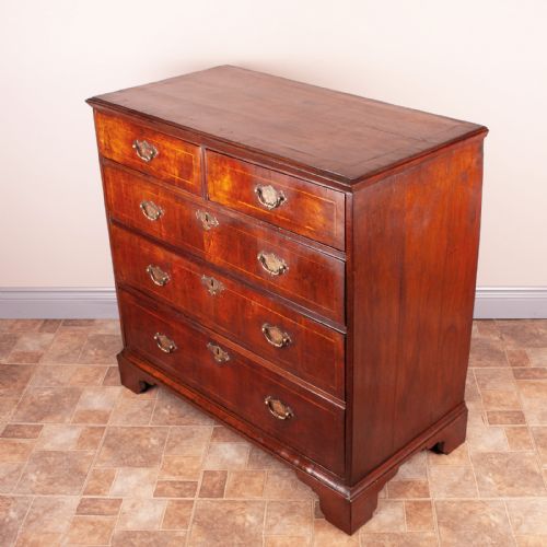 EARLY GEORGIAN WALNUT CHEST OF DRAWERS - ADDITIONAL PHOTO 5