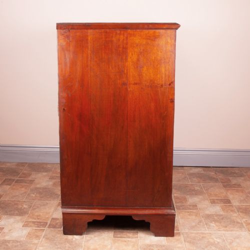 EARLY GEORGIAN WALNUT CHEST OF DRAWERS - ADDITIONAL PHOTO 7