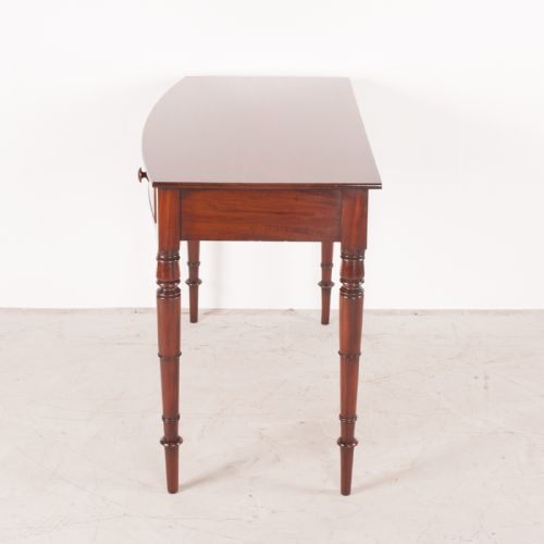 19THC TWO DRAWER MAHOGANY BOW FRONT SIDE TABLE - ADDITIONAL PHOTO 3