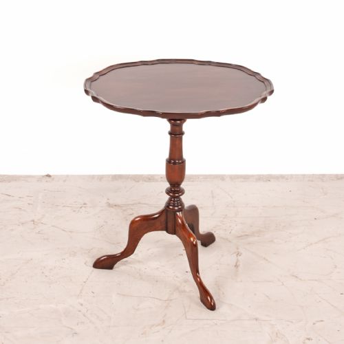 mahogany oval topped wine table - CATEGORY: ANTIQUE TABLES - DATED 1930