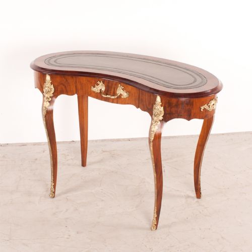 FINE QUALITY VICTORIAN WALNUT KIDNEY SHAPED WRITING TABLE