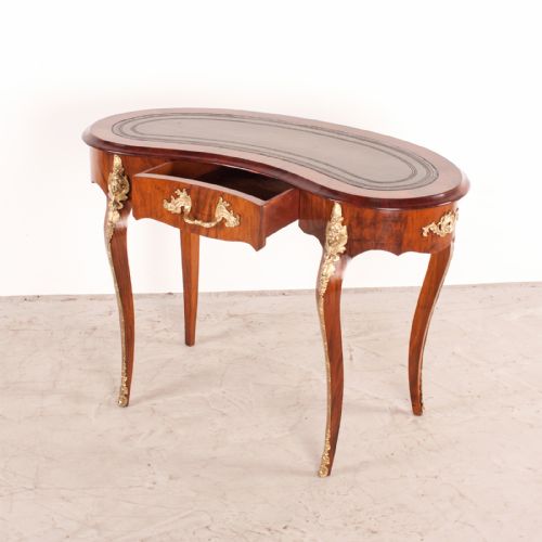 FINE QUALITY VICTORIAN WALNUT KIDNEY SHAPED WRITING TABLE - ADDITIONAL PHOTO 4