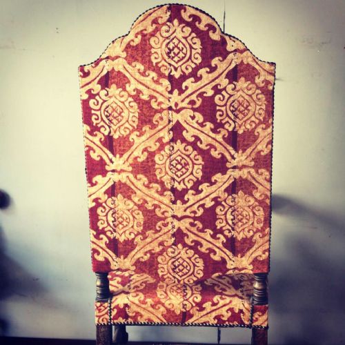 A WONDERFUL PAIR OF ELEGANT 18THC DUTCH CHAIRS UPHOLSTERED IN LATER FABRIC - ADDITIONAL PHOTO 3