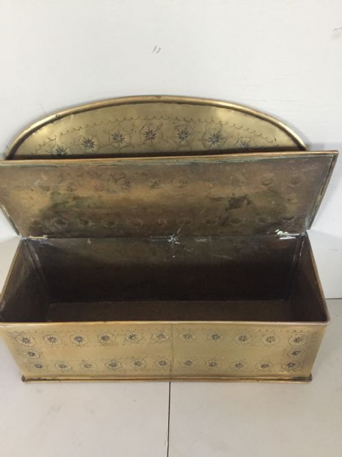 AN UNUSUAL EARLY 19THC BRASS CANDLE BOX - ADDITIONAL PHOTO 1