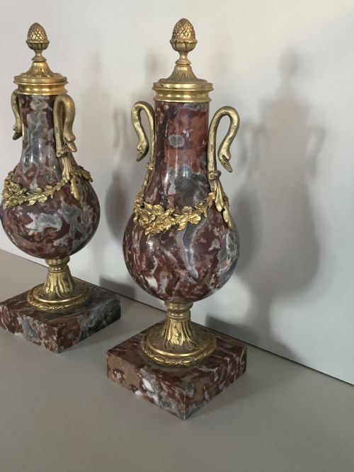AN EXTREMELY ATTRACTIVE PAIR OF 19THC FRENCH MARBLE GARNITURES - ADDITIONAL PHOTO 1
