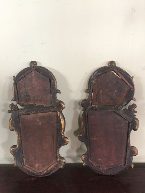 A VERY ATTRACTIVE PAIR OF 18THC FLORENTINE CARVED AND GILDED WOOD MIRRORS - ADDITIONAL PHOTO 6