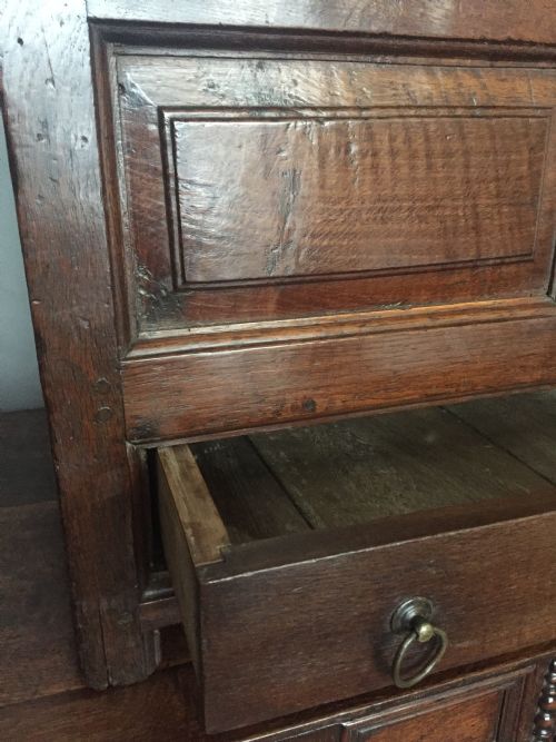 A WONDERFUL 18THC OAK WELSH COFFER BACH - ADDITIONAL PHOTO 4