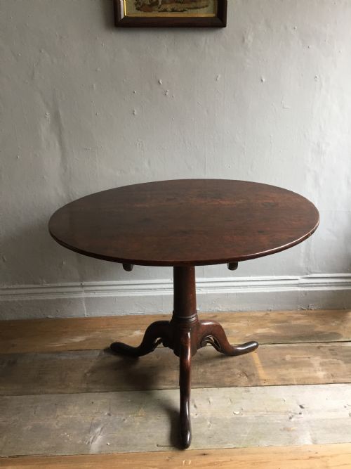 AN 18TH OAK TRIPOD TILT TOP TABLE - ADDITIONAL PHOTO 1