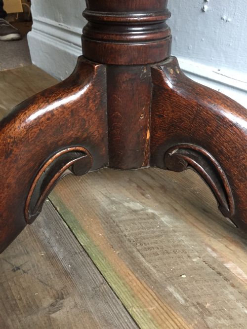 AN 18TH OAK TRIPOD TILT TOP TABLE - ADDITIONAL PHOTO 2