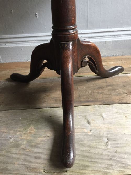 AN 18TH OAK TRIPOD TILT TOP TABLE - ADDITIONAL PHOTO 5