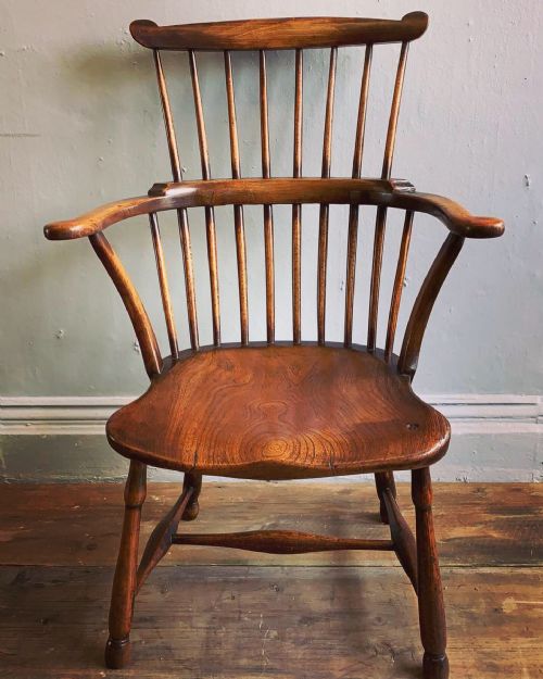 a very attractive 19th c thames valley windsor chair - CATEGORY: ANTIQUE CHAIRS - DATED 19TH CENTURY