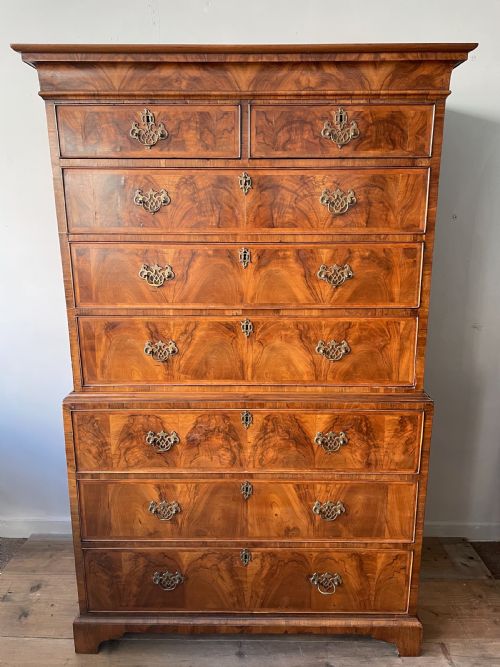 a wonderful 18thc figured walnut chest on chest - CATEGORY: ANTIQUE CHEST OF DRAWERS - DATED 18TH CENTURY