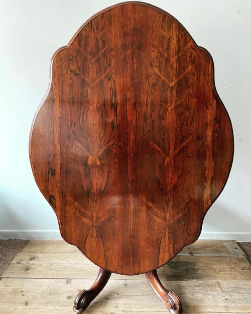 A 19THC SHAPED ROSEWOOD CENTRE TABLE - ADDITIONAL PHOTO 2