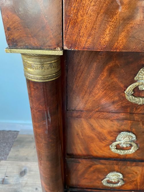 AN EARLY 19THC FRENCH EMPIRE MAHOGANY COMMODE - ADDITIONAL PHOTO 4