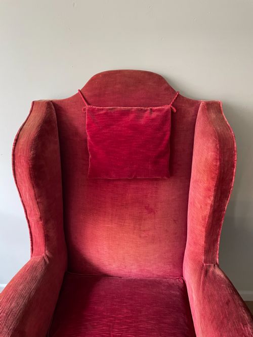 A WONDERFUL 19THC WINGBACK CHAIR - ADDITIONAL PHOTO 2