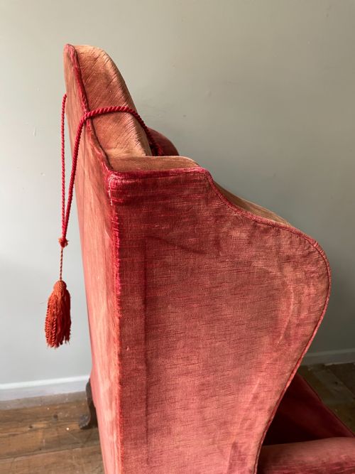 A WONDERFUL 19THC WINGBACK CHAIR - ADDITIONAL PHOTO 4