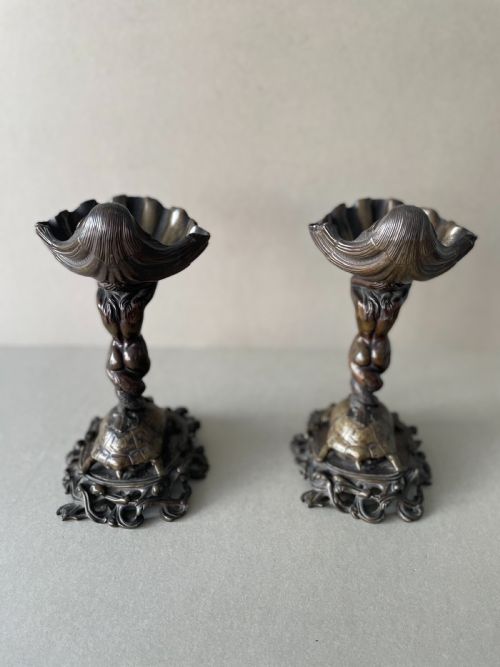 A REGENCY PAIR OF BRONZE TAZZAS - ADDITIONAL PHOTO 1